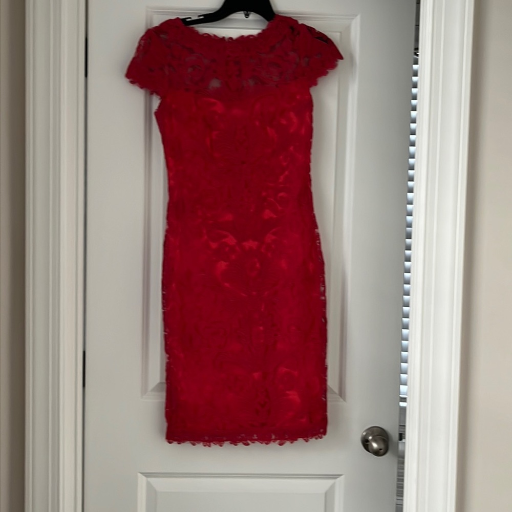 Tadashi Shoji lace dress size 4 in a burnt orange/red color in great condition